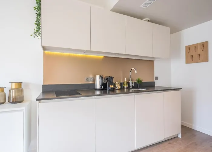 Yuna Les Halles - Serviced Apartman *