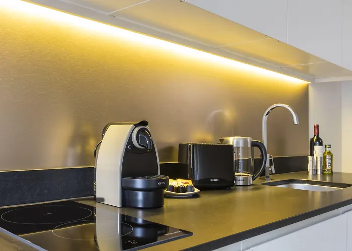 Yuna Les Halles - Serviced Apartman *