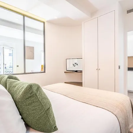 Yuna Les Halles - Serviced Apartman *